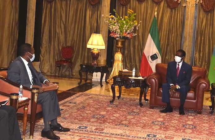 El Jefe de Estado recibe al Ministro Delegado de la Presidencia de Camerún