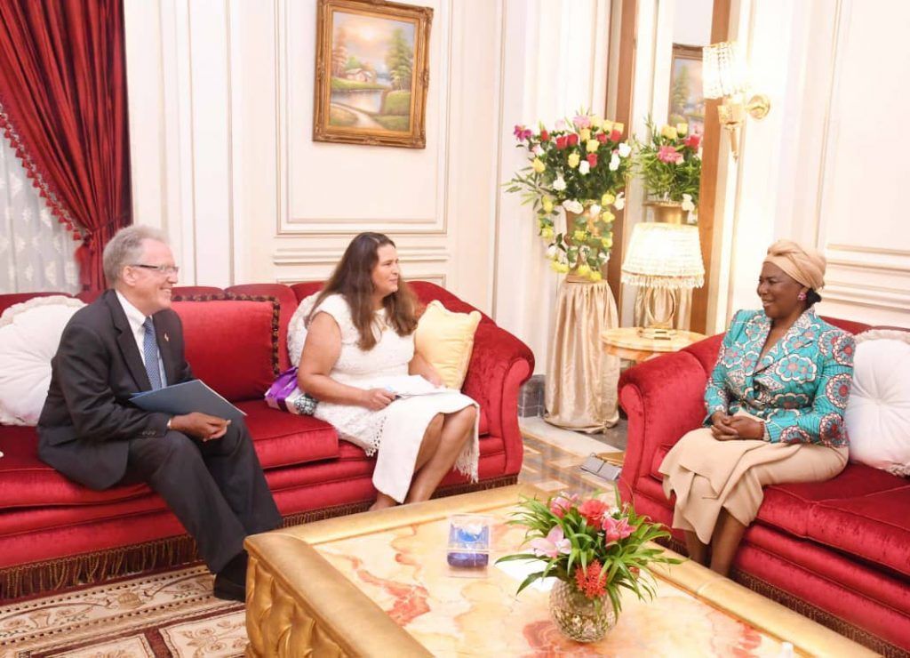 Doña Constancia Mangue de Obiang recibe al Embajador de Estados Unidos