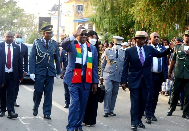 El Presidente de Zimbabwe visita la Región Continental
