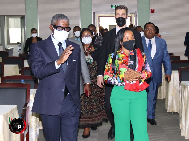 Nguema Obiang Mangue verifica el avance de los trabajos de implementación del visado en línea