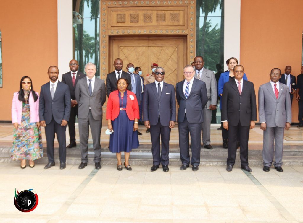 Guinea Ecuatorial firma tres acuerdos de participación para la producción de hidrocarburos
