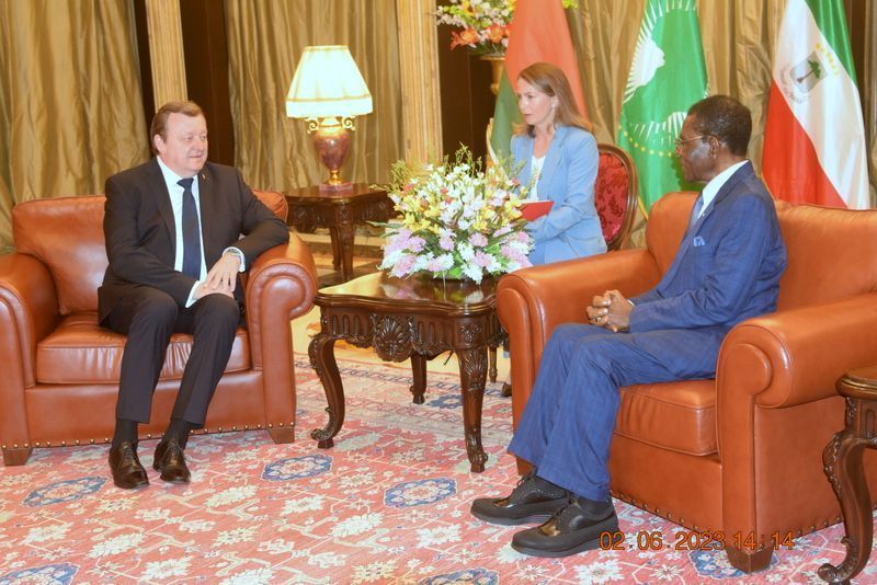 S.E. Obiang Nguema Mbasogo recibe a una delegación de Bielorrusia