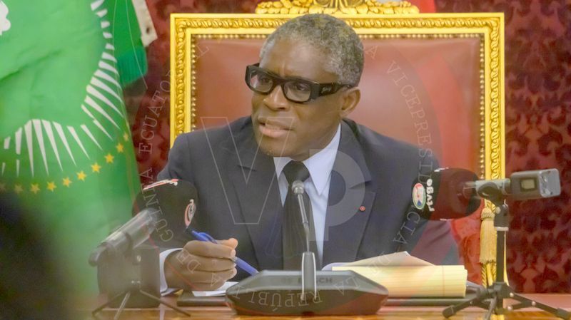 El Vicepresidente se interesa sobre el avance de los trabajos del proyecto del visado en línea