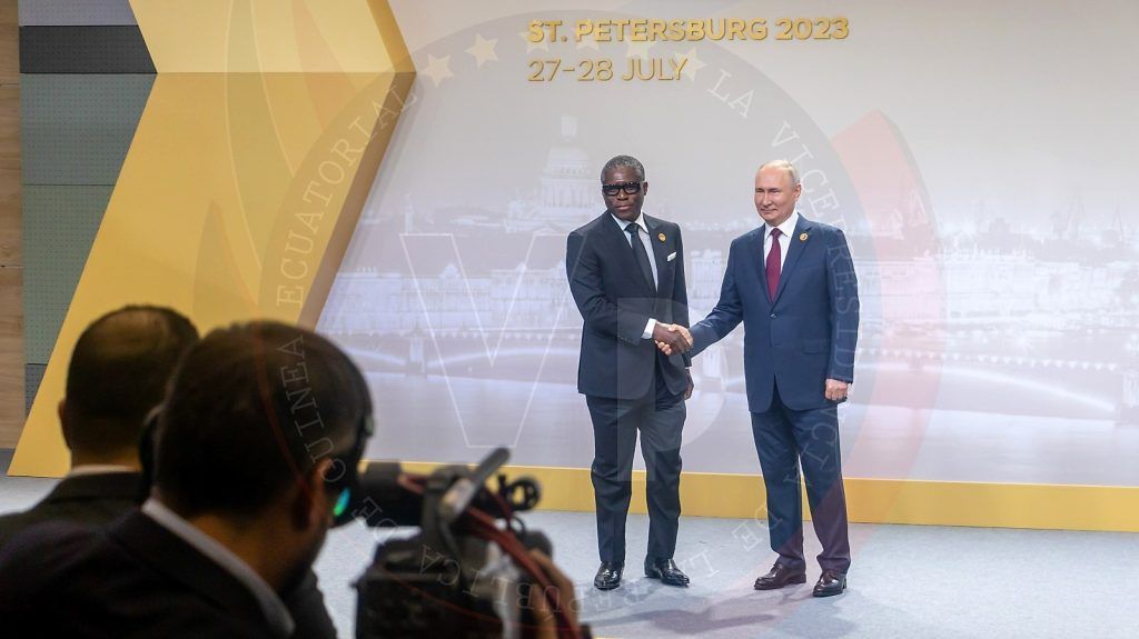 S.E. Nguema Obiang Mangue asiste a la apertura de la Cumbre Rusia-África en San Petersburgo