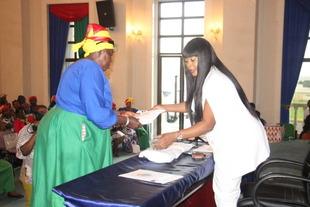 Paga de incentivos a las coordinadoras de la OEMPDGE de Bioko