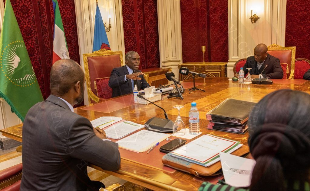 S.E. Nguema Obiang Mangue da luz verde a los estudios aerotransportados