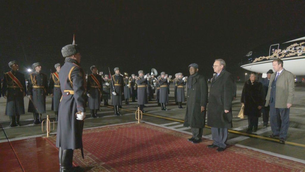 La pareja presidencial inicia su visita a la Federación Rusa