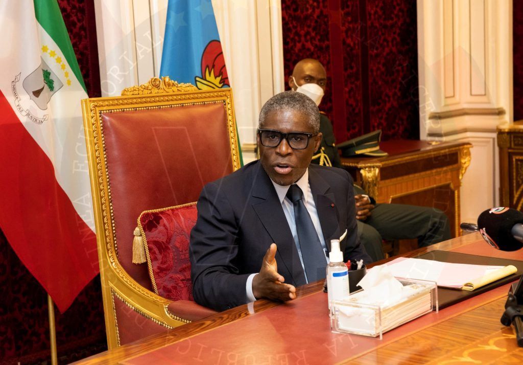 S.E. Nguema Obiang Mangue alerta por el mal estado del sistema sanitario