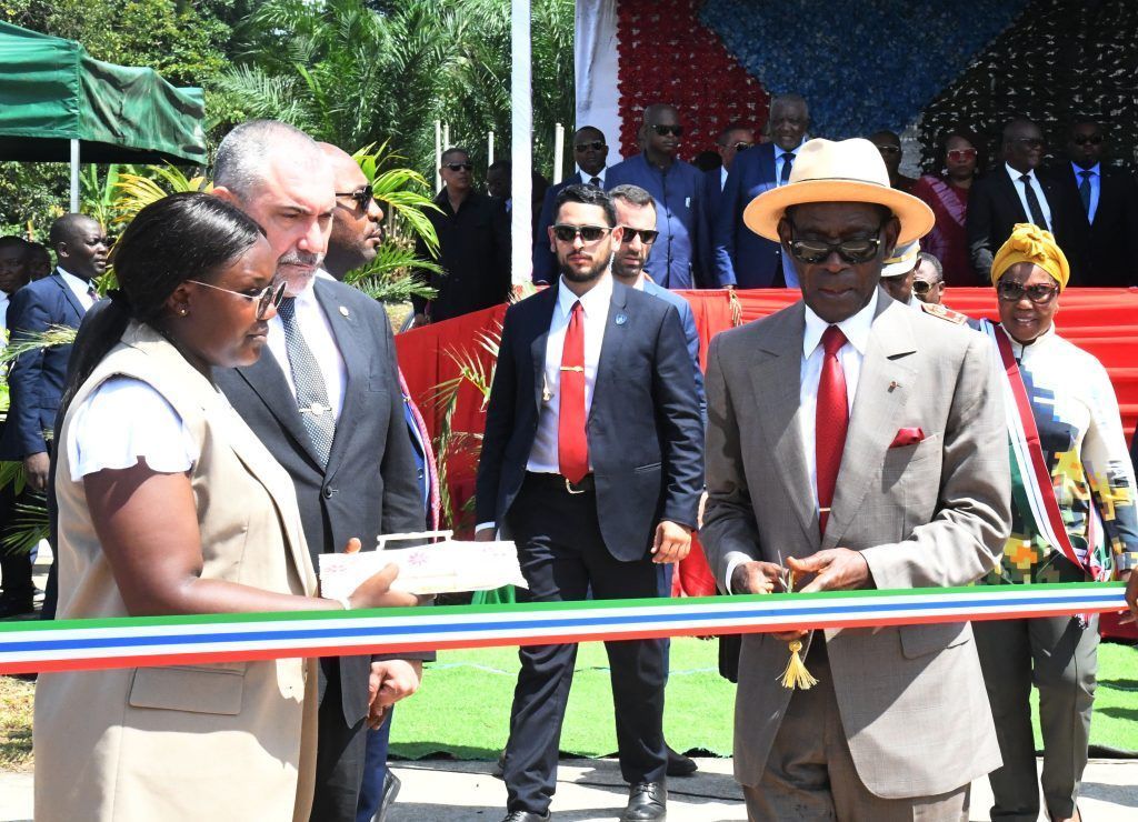 La Pareja Presidencial inaugura el Distrito Urbano de Nveiñ
