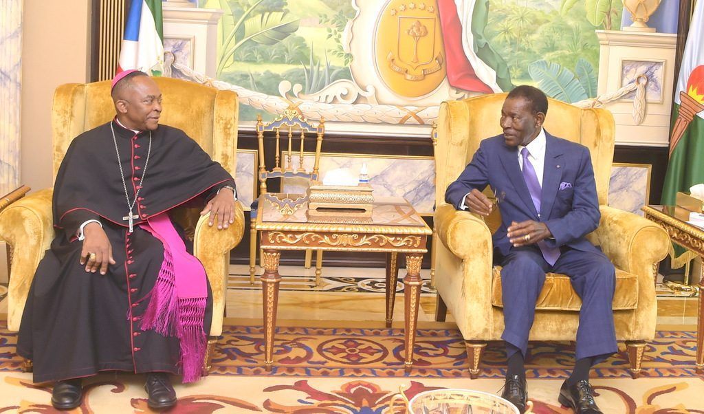 S.E. Obiang Nguema Mbasogo recibe al Arzobispo Juan Nsue Edjang