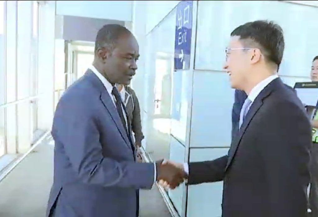 Una alta delegación del PDGE inicia su visita a la República Popular China
