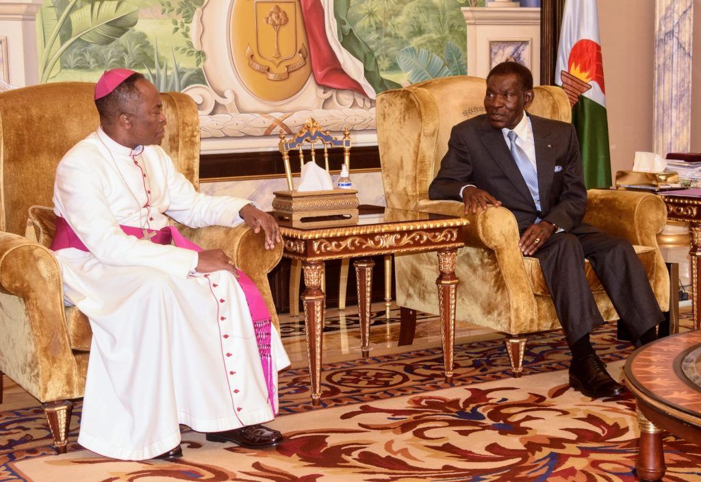 S.E. Obiang Nguema Mbasogo recibe en audiencia al Arzobispo de Malabo
