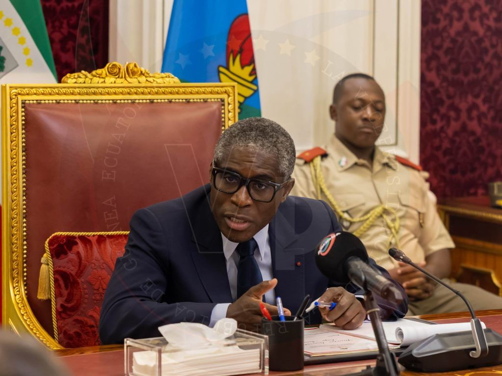 Nguema Obiang Mangue estudia la posibilidad de dotar de agua potable a toda la población