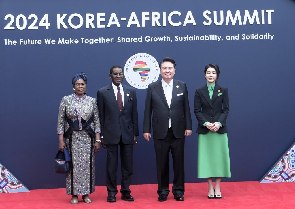 La Pareja Presidencial comparte una cena de Jefes de Estado africanos en Seúl