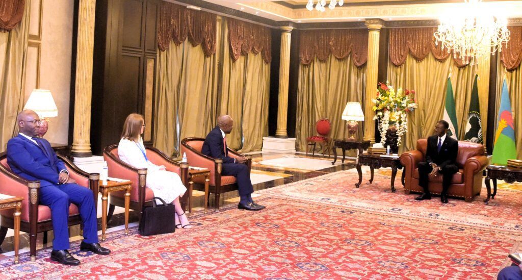 El Presidente recibe a una delegación de la OIT