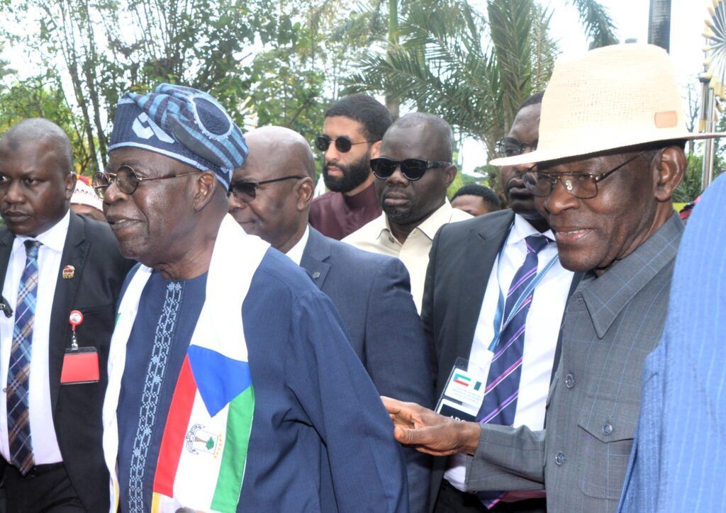 El Presidente de Nigeria visita el Parque Nacional de Malabo