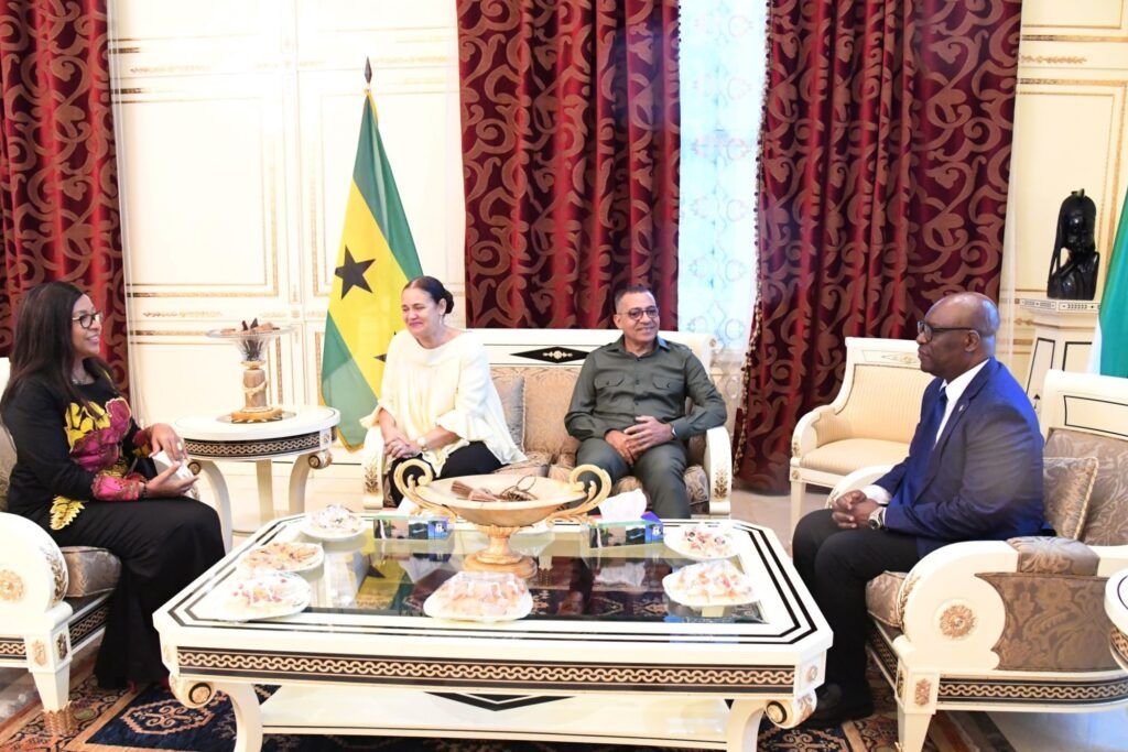 El Presidente de Sao Tomé y su esposa llegan a Malabo