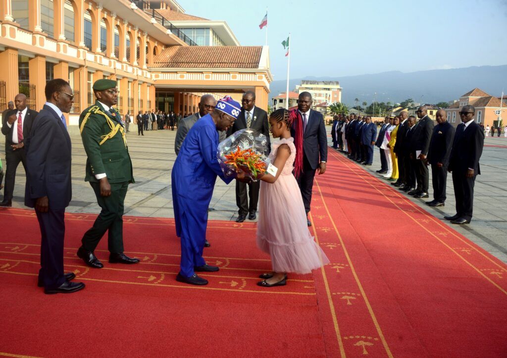 El Jefe de Estado recibe a su homólogo de la República Federal de Nigeria en su primera visita oficial.