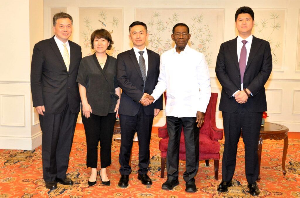 El Presidente de la República se reúne en Beijing con el Director General de China Dalian