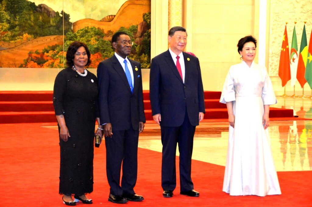 La pareja presidencial china ofreció una cena de bienvenida a sus homólogos africanos