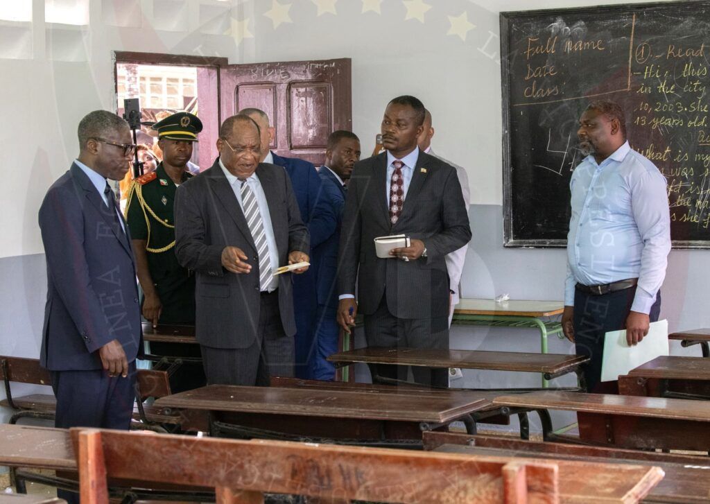 El Gobierno urge la rehabilitación del Colegio Nacional de Semu