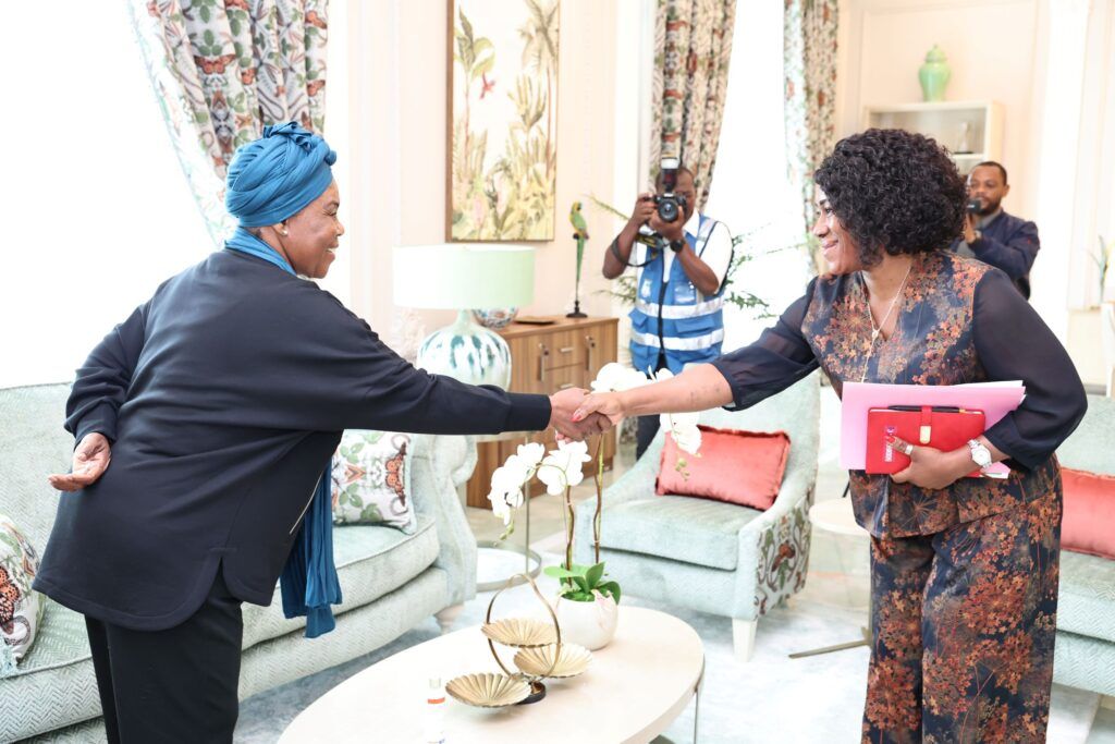 La Primera Dama recibe en audiencia a la Coordinadora Nacional de la Asociación Hijos de Obiang