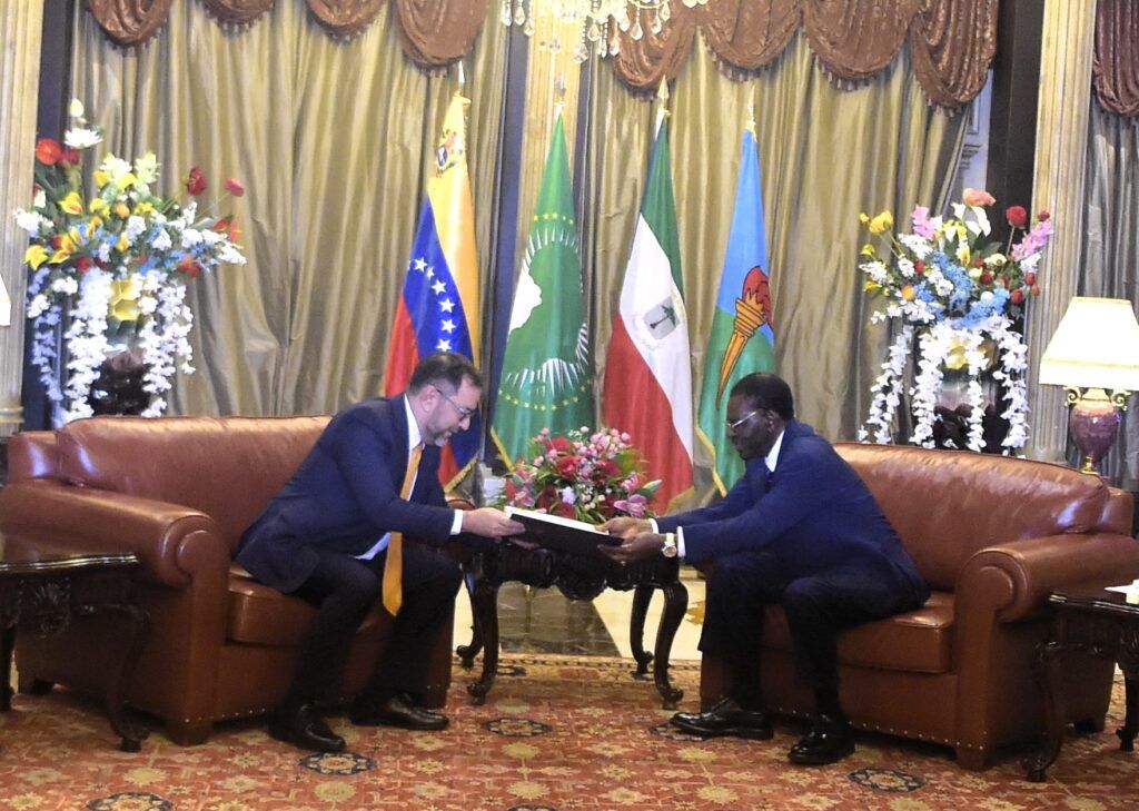 Nicolás Maduro envía un mensaje a S.E. Obiang Nguema Mbasogo