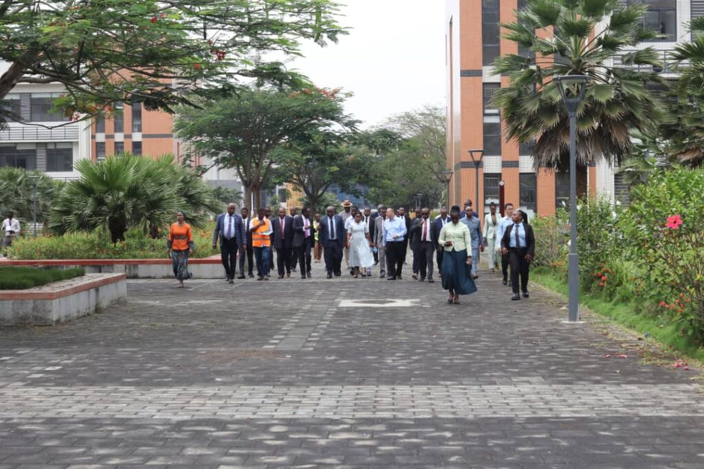 El Primer Ministro visita las obras del nuevo Campus Universitario en Basupú