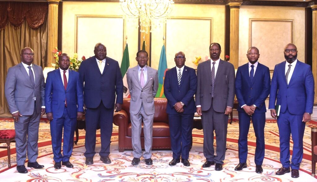 Audiencia Presidencial con una delegación de Uganda