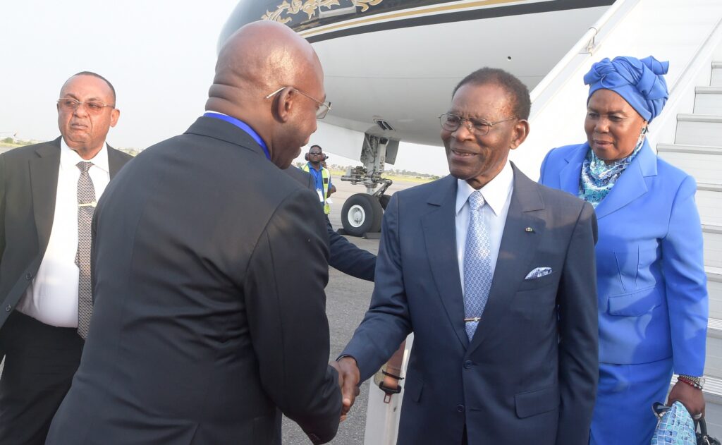 La Pareja Presidencial llega a Angola