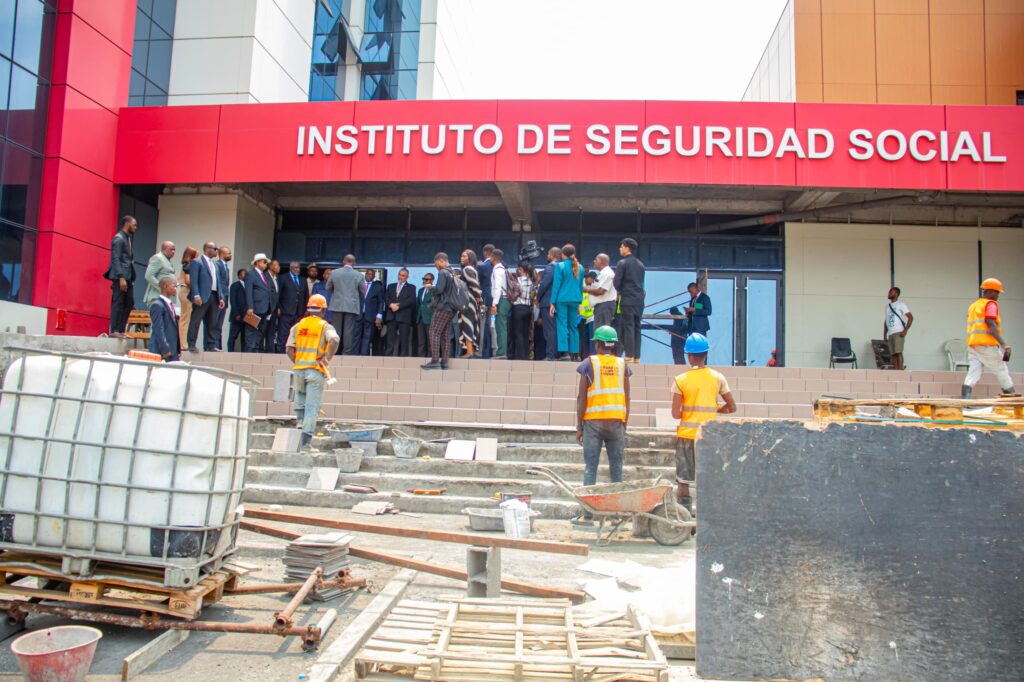 El Primer Ministro visita el Parque Nacional de Malabo y las obras del INSESO