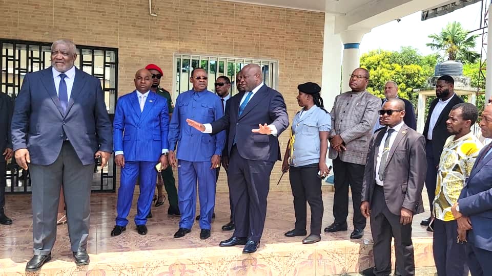 El Primer Ministro visita las sedes de la Radio Nacional de Guinea Ecuatorial y del periódico estatal Ébano
