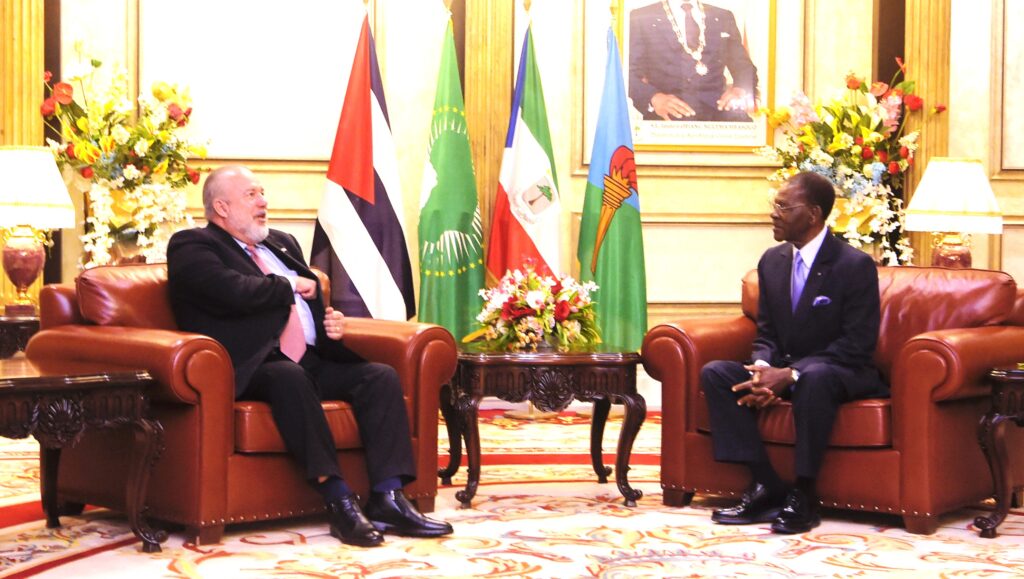 S.E. Obiang Nguema Mbasogo recibe al Primer Ministro de Cuba
