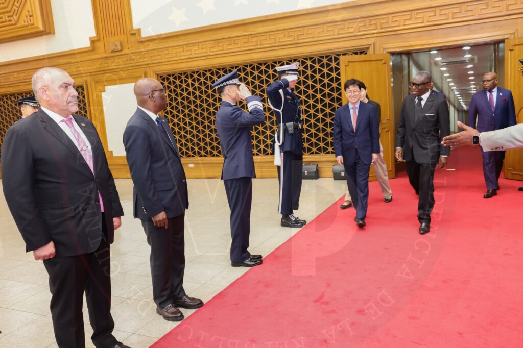 El Vicepresidente viaja a Corea del Sur en la búsqueda de nuevos inversores para nuestro país