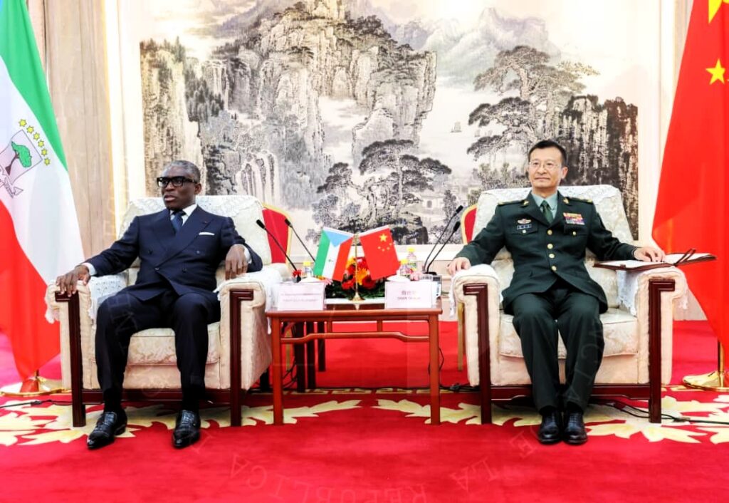 Guinea Ecuatorial y China abordan su cooperación en el ámbito militar