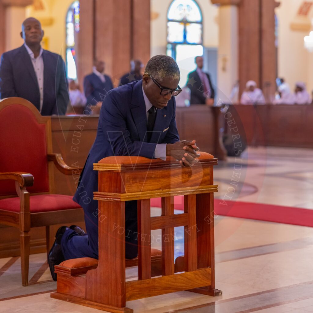 S.E. Nguema Obiang Mangue asiste a la misa el domingo de Resurección