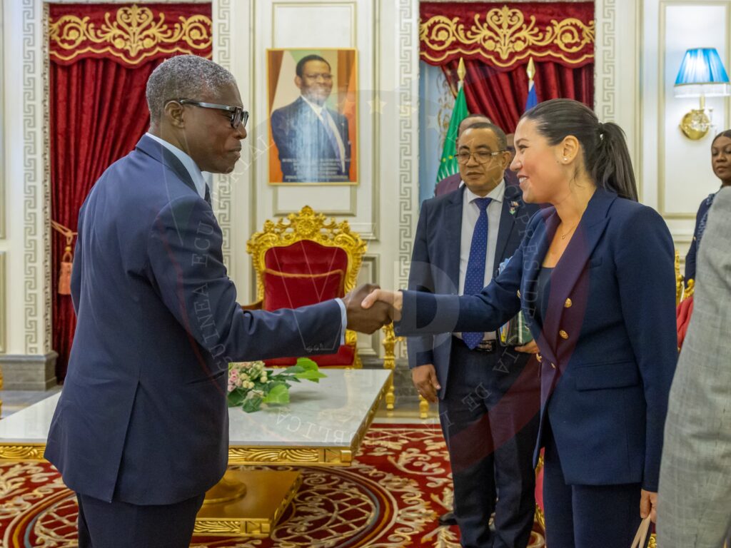 La delegada de la CNN trasmite al Vicepresidente el interés de la cadena por Guinea Ecuatorial