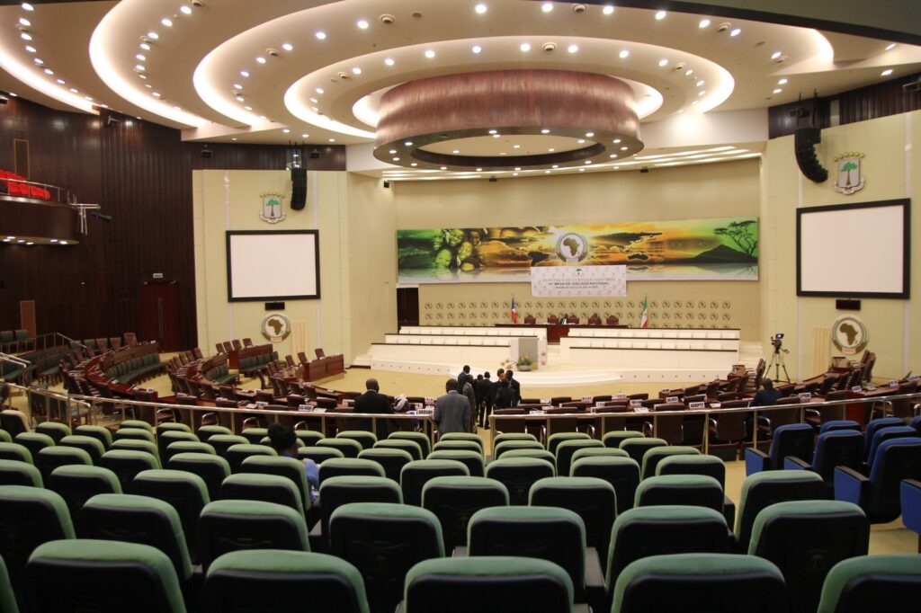 El Gobierno supervisa el estado de Sipopo ante las próximas Conferencias