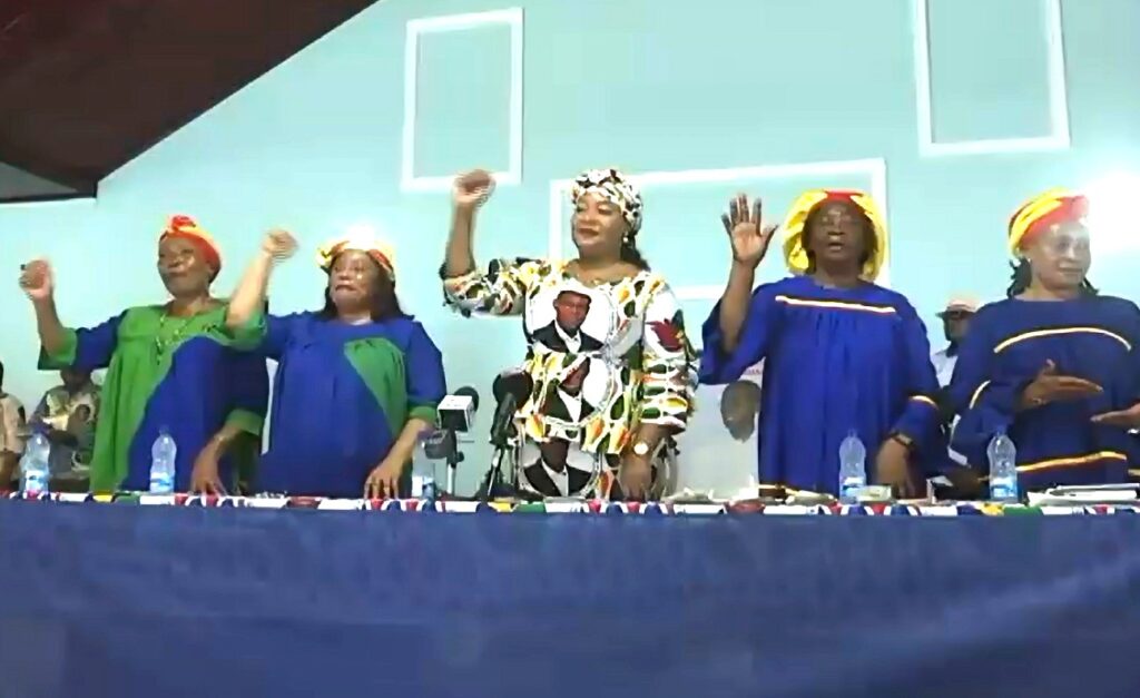 Las mujeres de Mbini reciben a la Secretaria General Adjunta Segunda