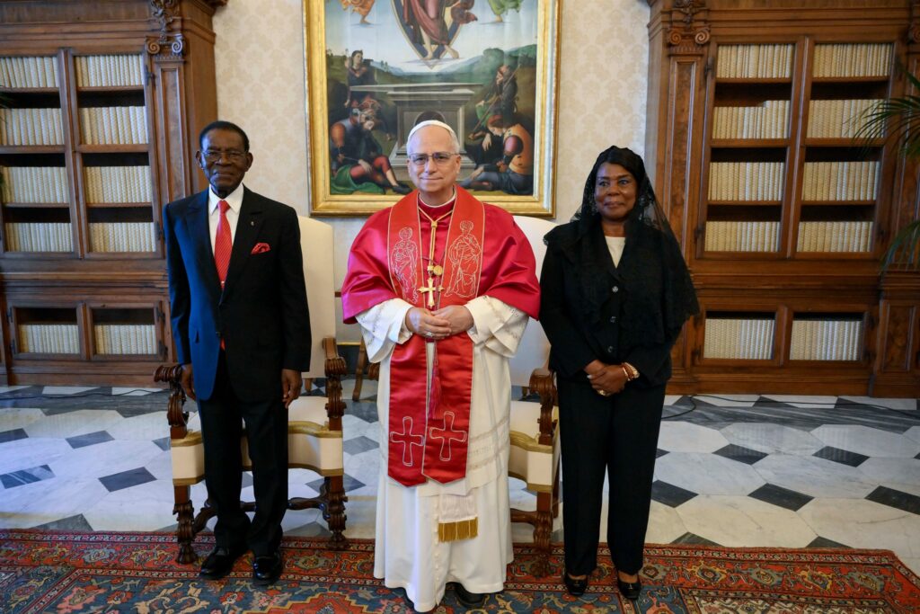 Primer encuentro de la Pareja Presidencial con el Papa León XIV