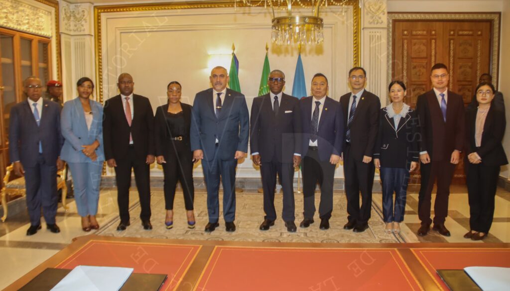 El Gobierno firma un acuerdo para el Proyecto de Abastecimiento de Agua a nivel nacional