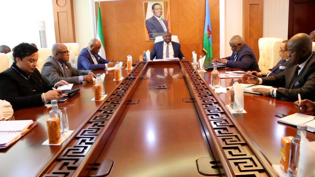 Reunión del Primer Ministro con los representantes del sector privado