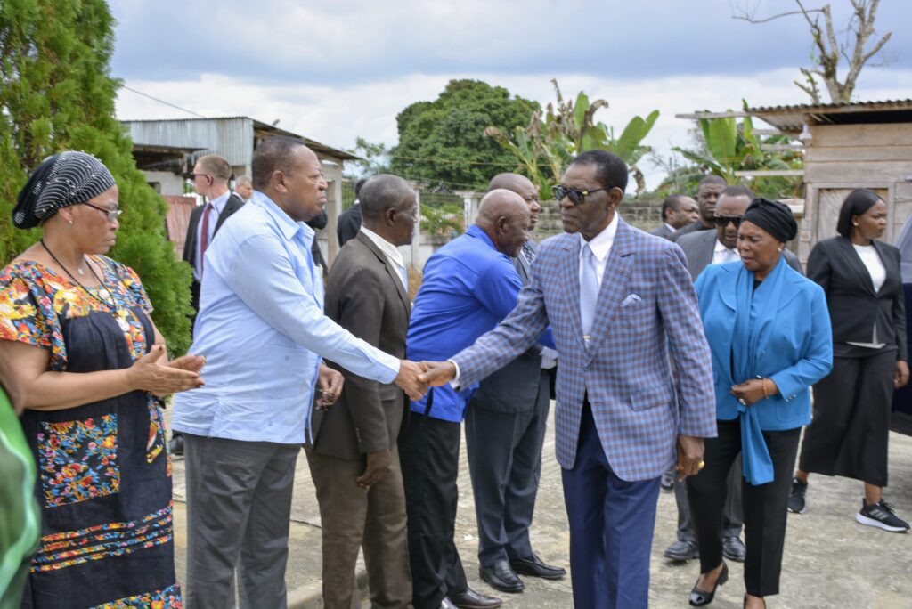 La Pareja Presidencial visita la tumba de Agustina Nchama Nguema Mbasogo