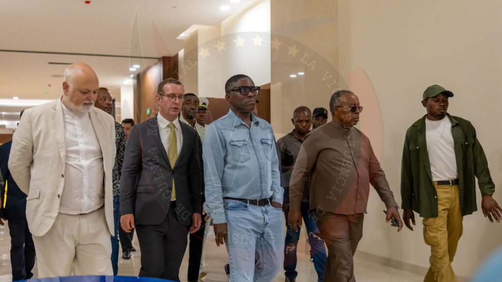 El Vicepresidente visita el Gran Hotel de Bata, antes de su inminente apertura