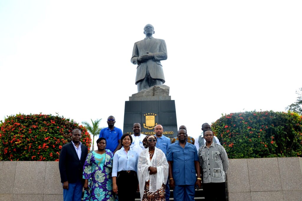 La Vicepresidenta de Benín visita el Parque Nacional de Malabo