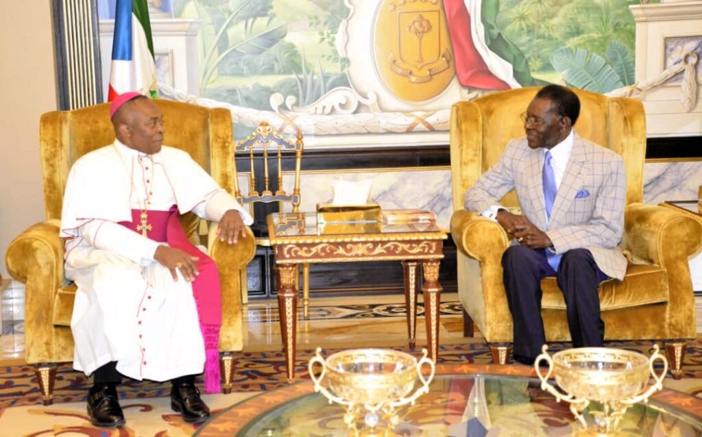 El Presidente recibe al Arzobispo de Malabo