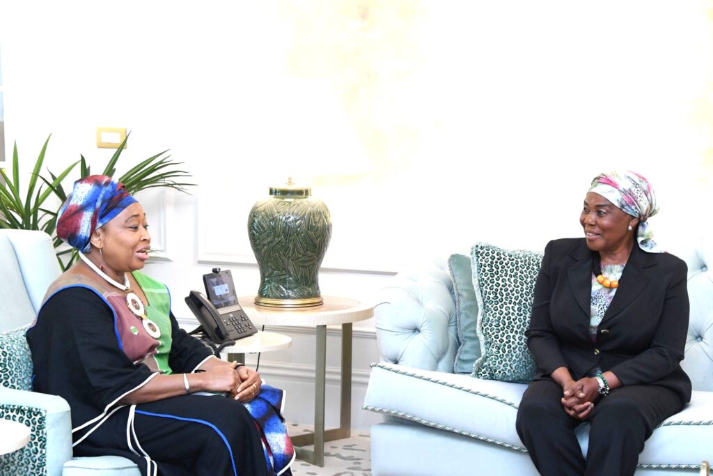 La Primera Dama aborda el empoderamiento de la mujer rural africana en su primer despacho del año