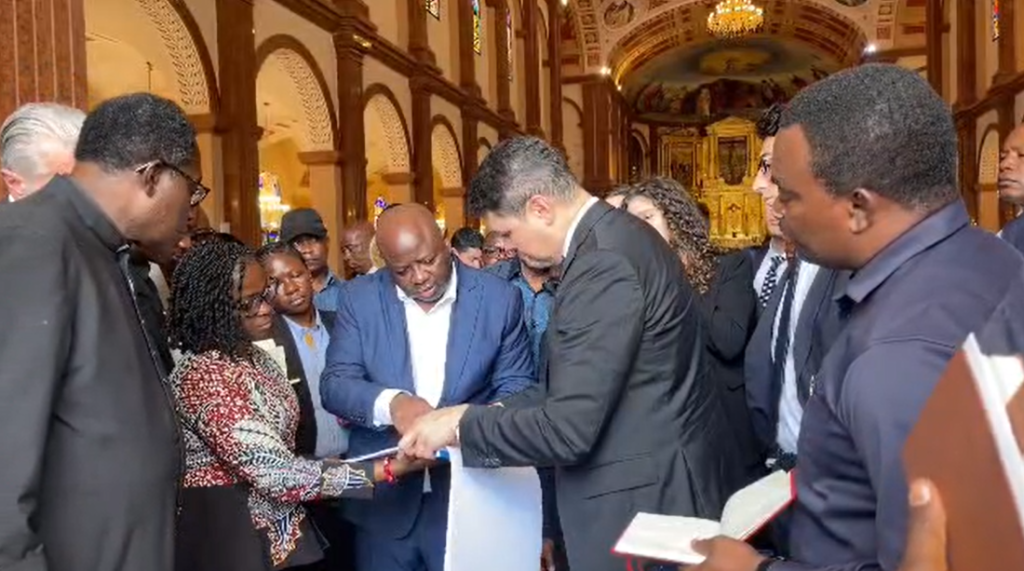 La delegación del Vaticano visita la Basílica de la Inmaculada Concepción de Mongomo, referente espiritual del país