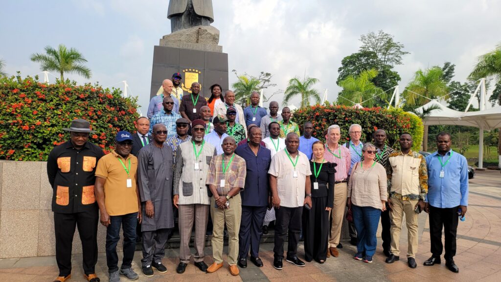 Delegaciones francófonas descubren el Parque Nacional de Malabo