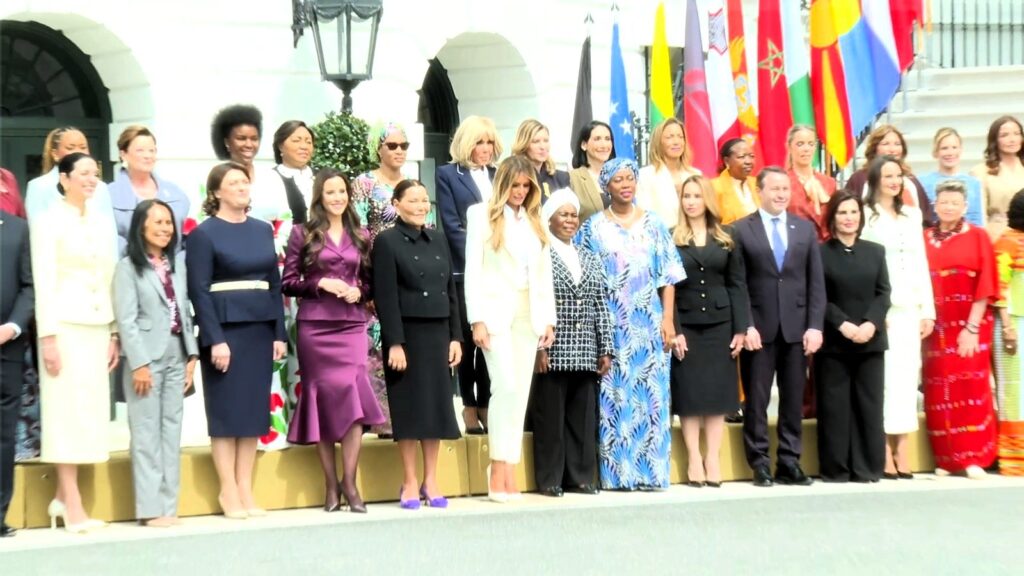 La Primera Dama asiste al Foro organizado por Melania Trump en Washington D.C.